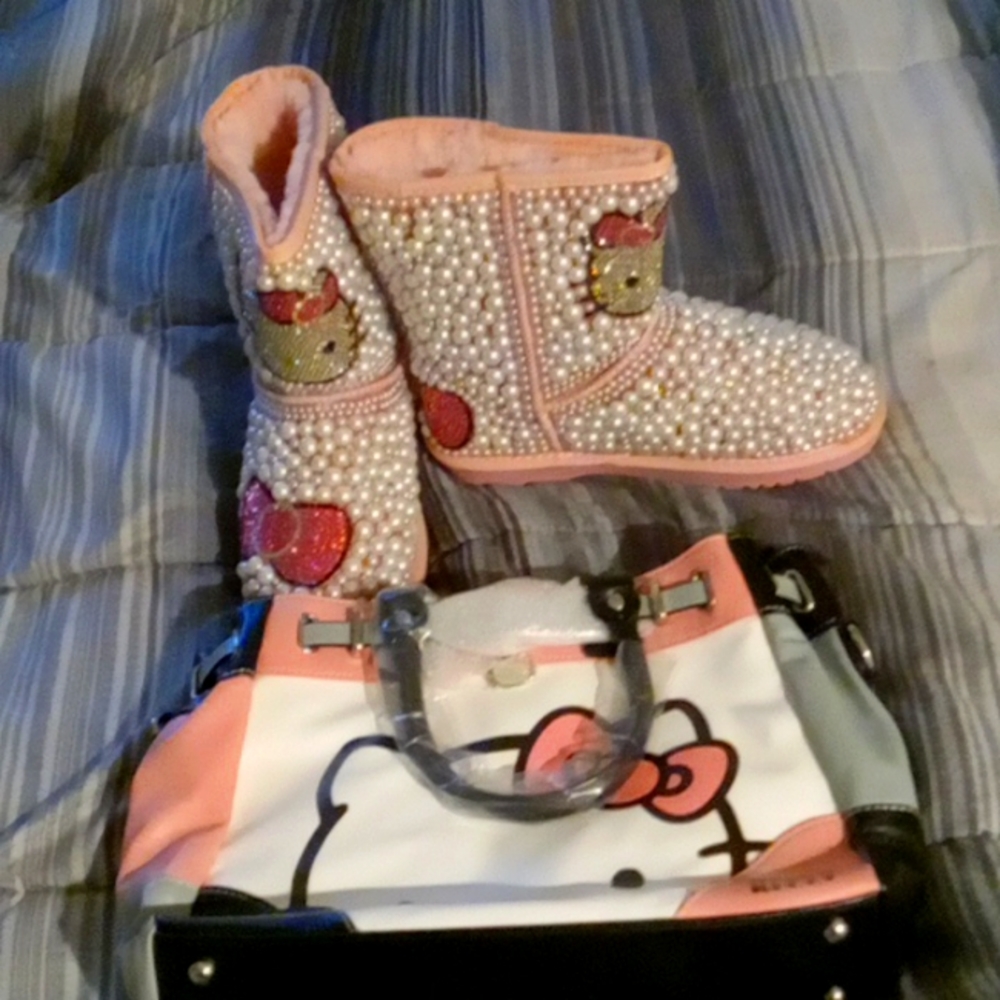 Hello kitty boots and purse